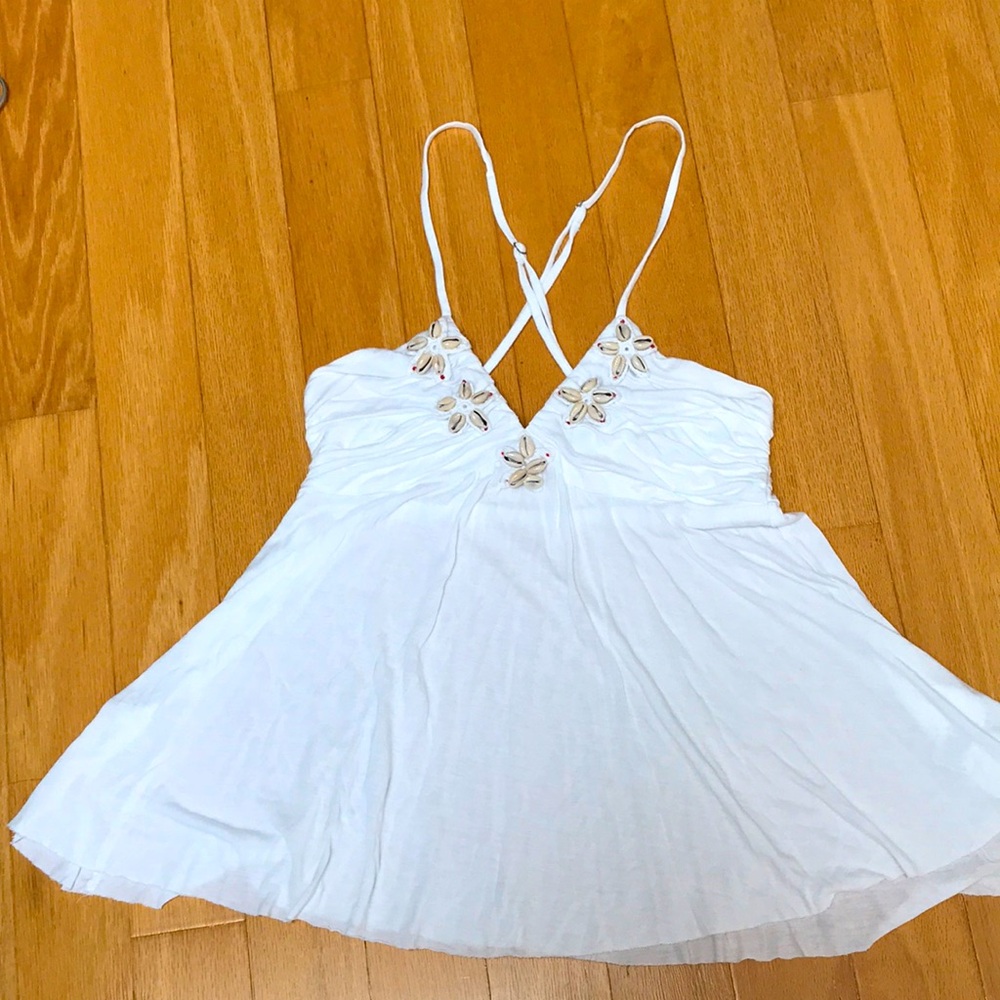 Cute Strappy White Tank w Shell / Crochet Accents - Small - Not Sure on Brand 🌺🐚